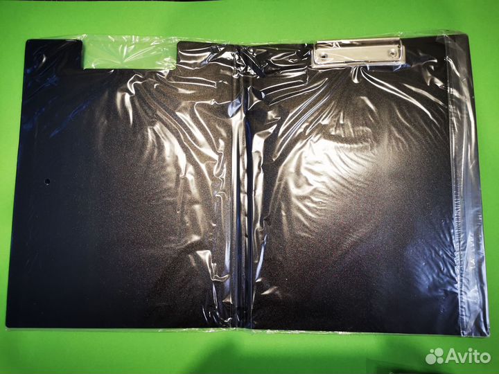 Папки и дырокол, новые