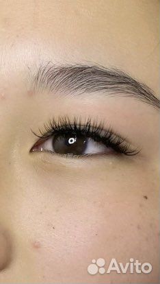 Мастер по наращиванию ресниц