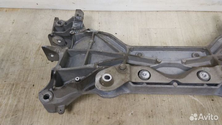 Балка подвески передняя (подрамник) Infiniti Q50