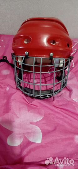 Хоккейный шлем