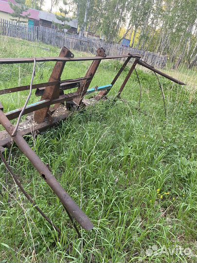 Толкатель сена