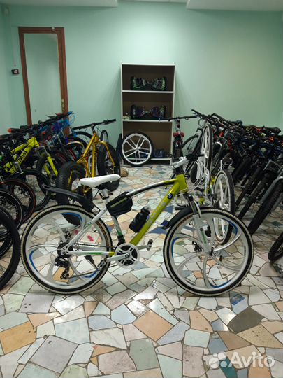 Велосипед на литых дисках BMW