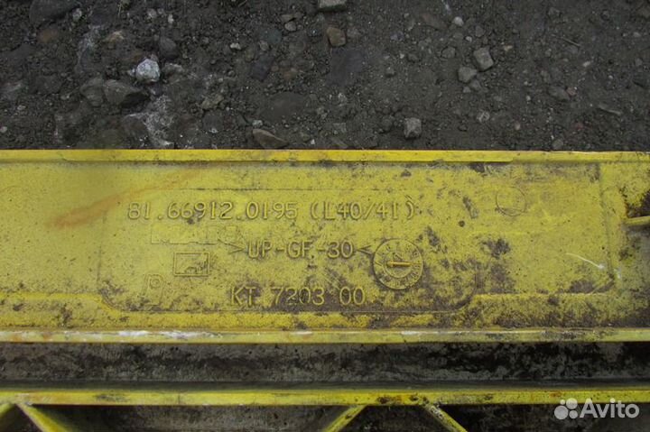 Дверца бардачка кабины наружняя, правая MAN TGA 18