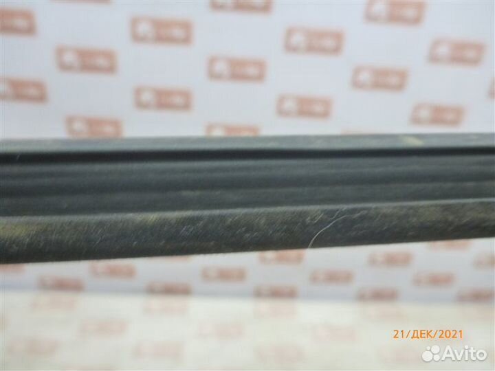 Уплотнитель стекла двери бархотка передний левый