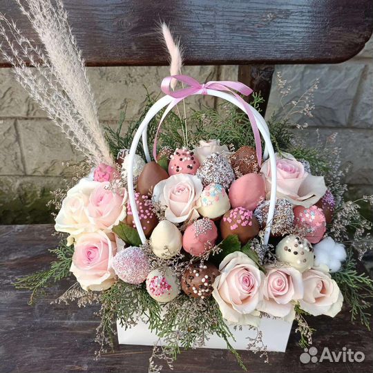 Съедобные букеты, клубника в шоколаде