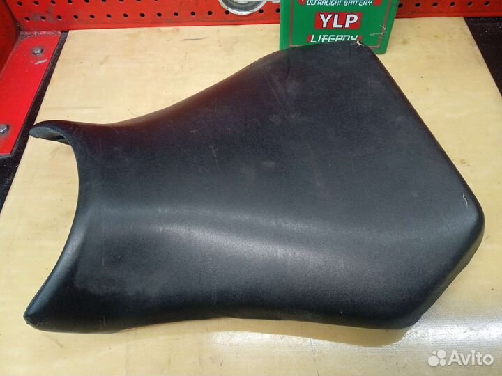Yamaha R1 2002-2003. Сиденье водительское