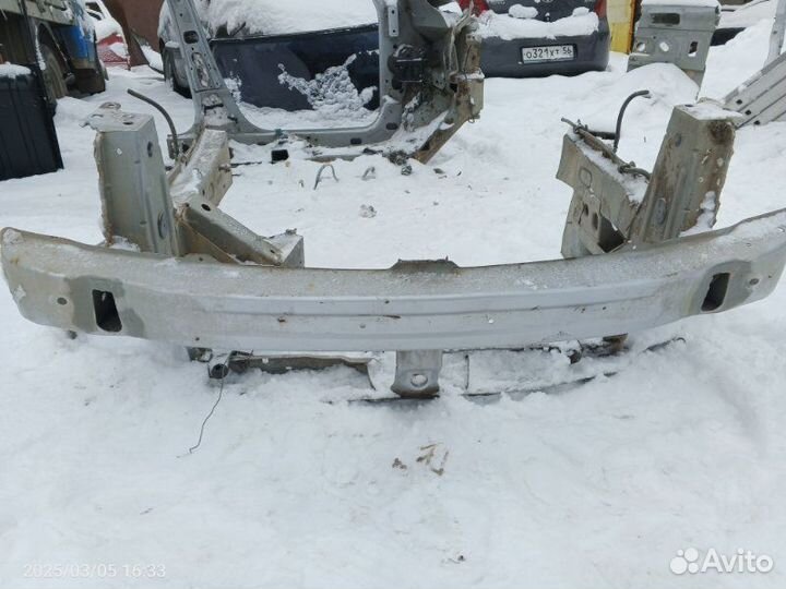 Передняя часть кузова Renault Logan седан 1.4 2010