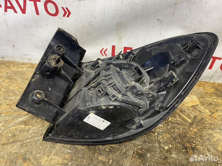 Renault Kaptur задний левый фонарь