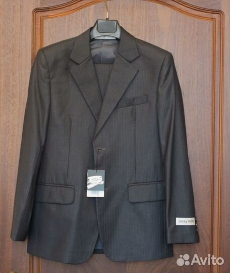 Школьный костюм, серый. Новый. рост 152-158