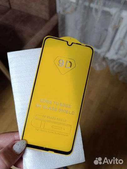 Защитное стекло на honor 10i