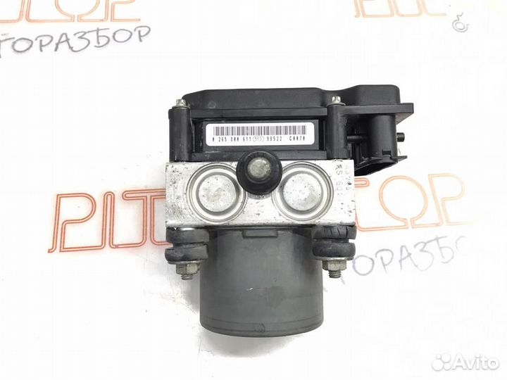 Блок ABS под капотом Nissan Qashqai (J10) 2006