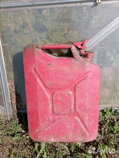 Канистра для бензина 20л