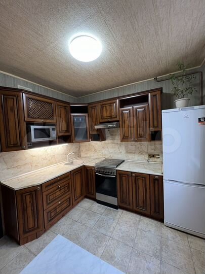 2-к. квартира, 52 м², 1/9 эт.