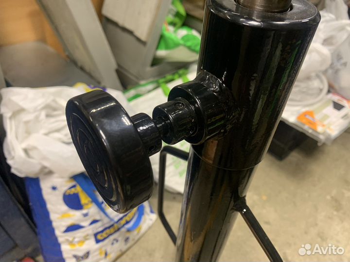 Стойка гидравлическая