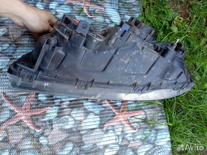 Фара передняя Hyundai Elantra