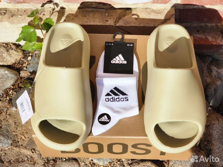 Тапочки Шлепанцы Adidas Yeezy Slide