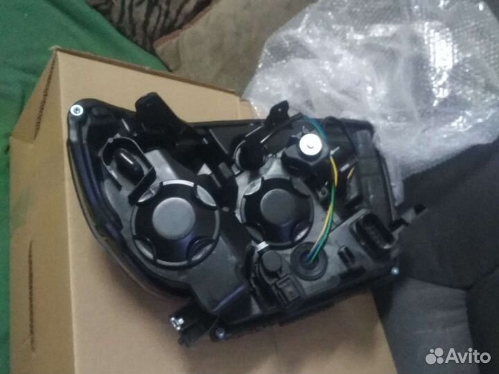 Фара новая левая,правая лада веста тайвань