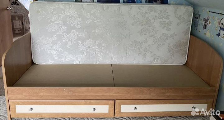 Кровать с матрасом 200/80