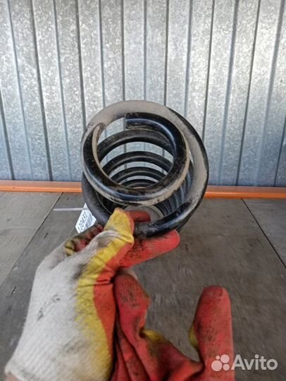 Пружина задняя задняя левая Lexus Es 7 седан