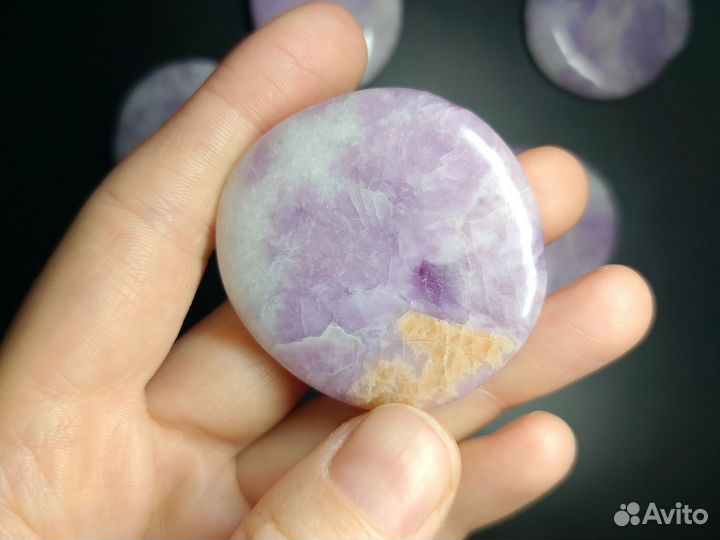 Лепидолит мелкочашуйчатый с альбитом