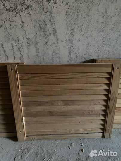 Деревянный экран/жалюзи на батарею