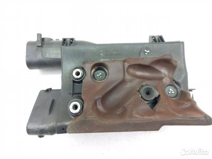 Корпус воздушного фильтра правый Lexus Ls460 USF40