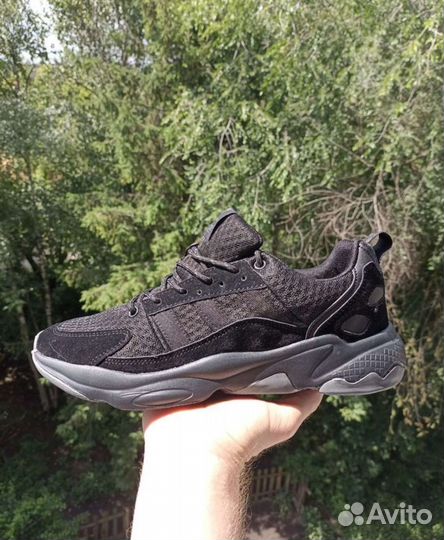Кроссовки adidas