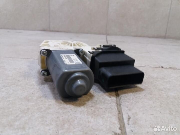 Моторчик стеклоподъемника Volkswagen Tiguan 5N1 20