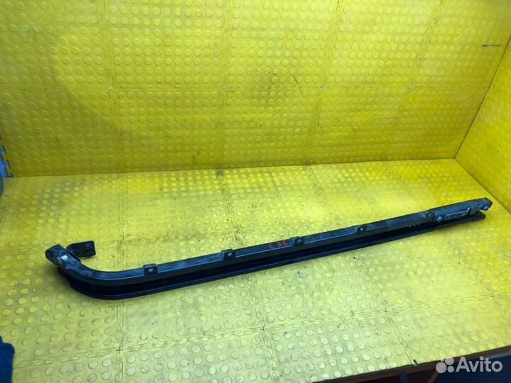 Кронштейн двери задний левый Peugeot Traveller