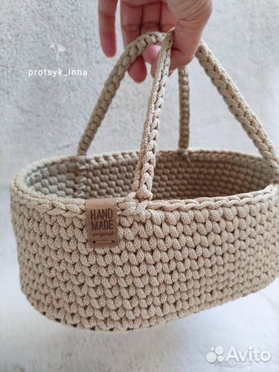 Кукла вязаная в колыбельке