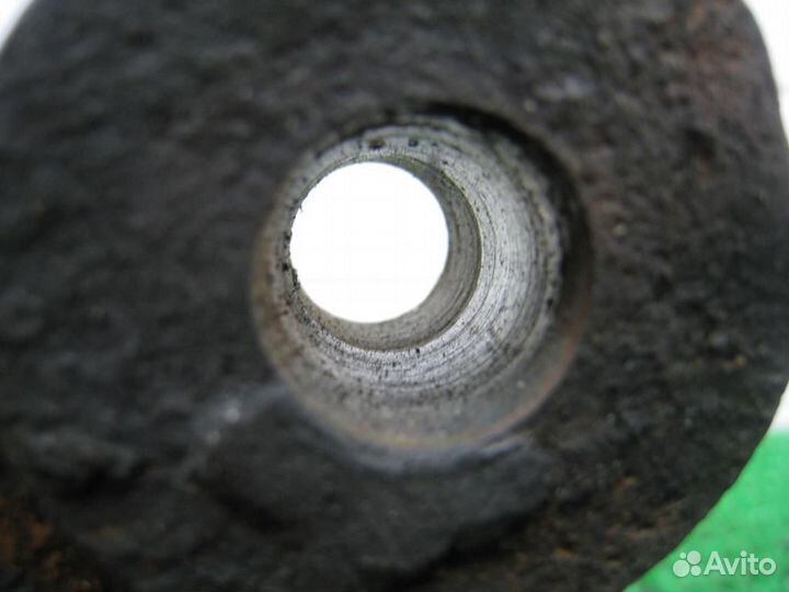 Кулак передний правый Toyota Corolla E120 2004