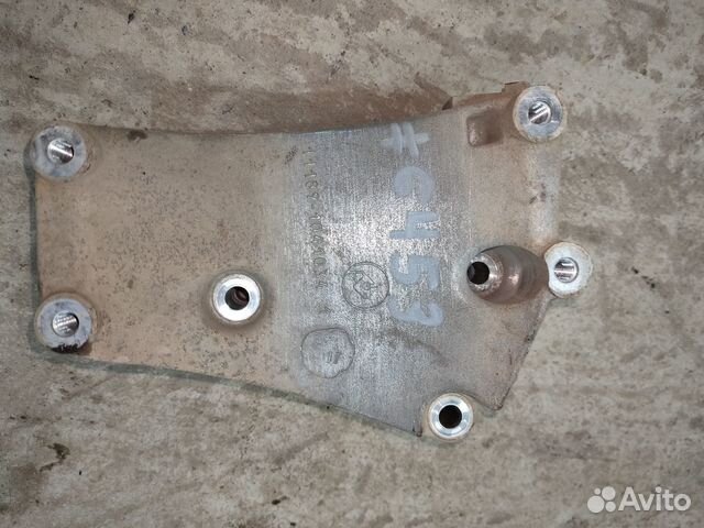 Кронштейн генератора Vaz LADA X-Ray