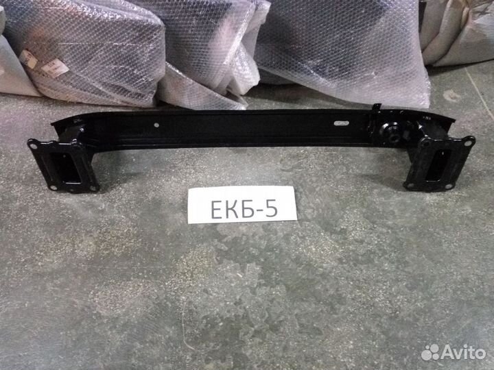 Усилитель переднего бампера Хендай IX35