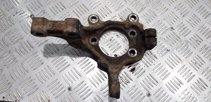 Кулак поворотный передний левый Nissan Tiida C11