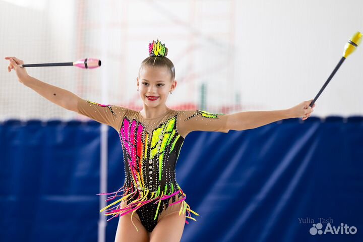 Продам купальник для художественной гимнастики