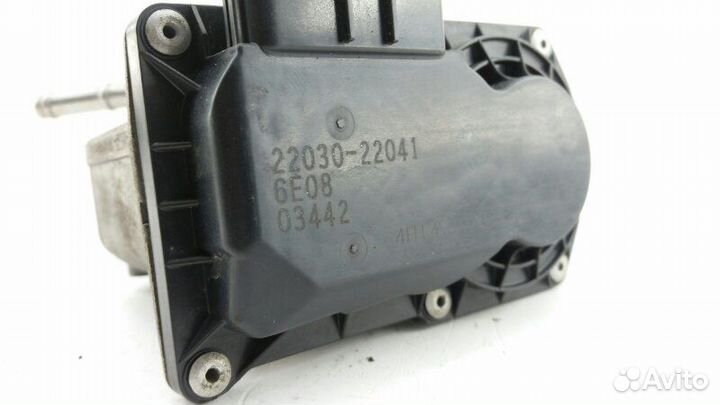 Дроссельная заслонка Toyota Avensis ZZT251 1ZZ