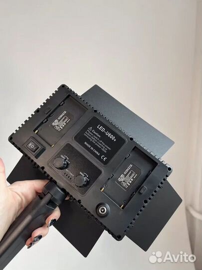 Видеосвет 600