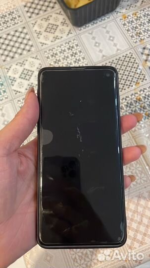 Samsung Galaxy S10, 8/128 ГБ