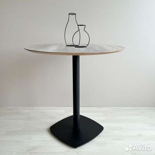 Столы в наличии