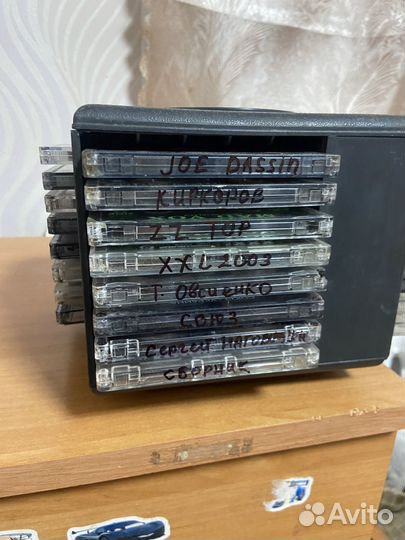 Подкассетница с кассетами