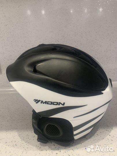 Горнолыжный шлем