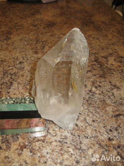 Камни (яшма, кварц, флюорит)