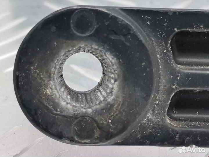 Щеткодержатель (поводок стеклоочистителя, дворник)