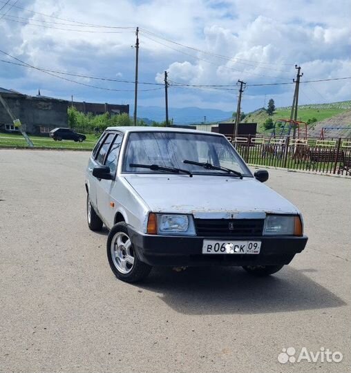 Машина ваз 2109