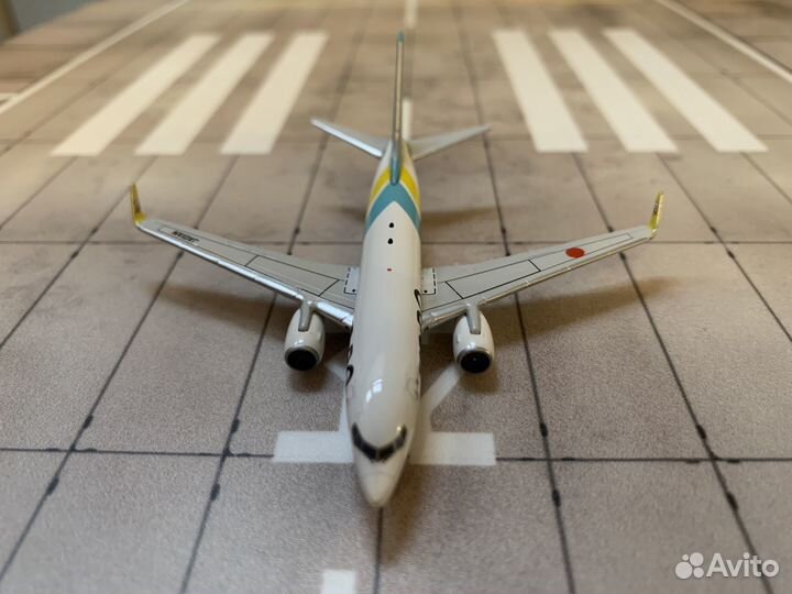 Модель самолета Boeing-737-700