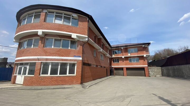 Коттедж 1250 м² на участке 9 сот.