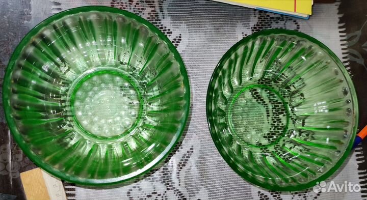 Вазы для фруктов, конфетницы цветное стекло