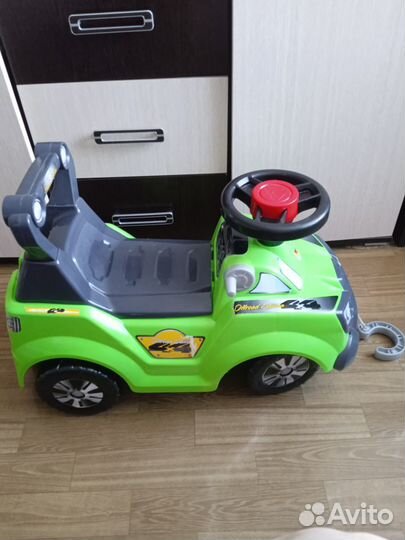 Машинка каталка толокар