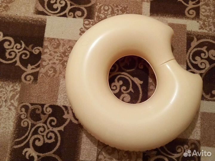 Надувной пончик