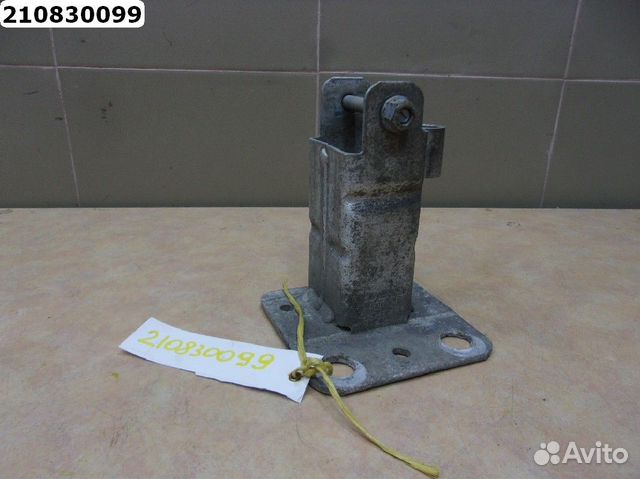 Кронштейн усилителя бампера Renault Megane